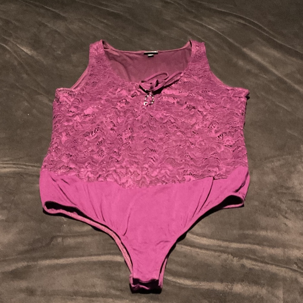 Elegant Lace Bodysuit in Pink